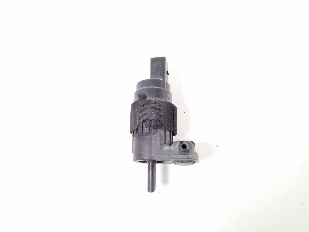 AUDI e-tron SUV (2018–2026) Front windshield washer pump 8K9955647 AUDI e-tron SUV (2018–2026) Front windshield washer pump 8K9955647