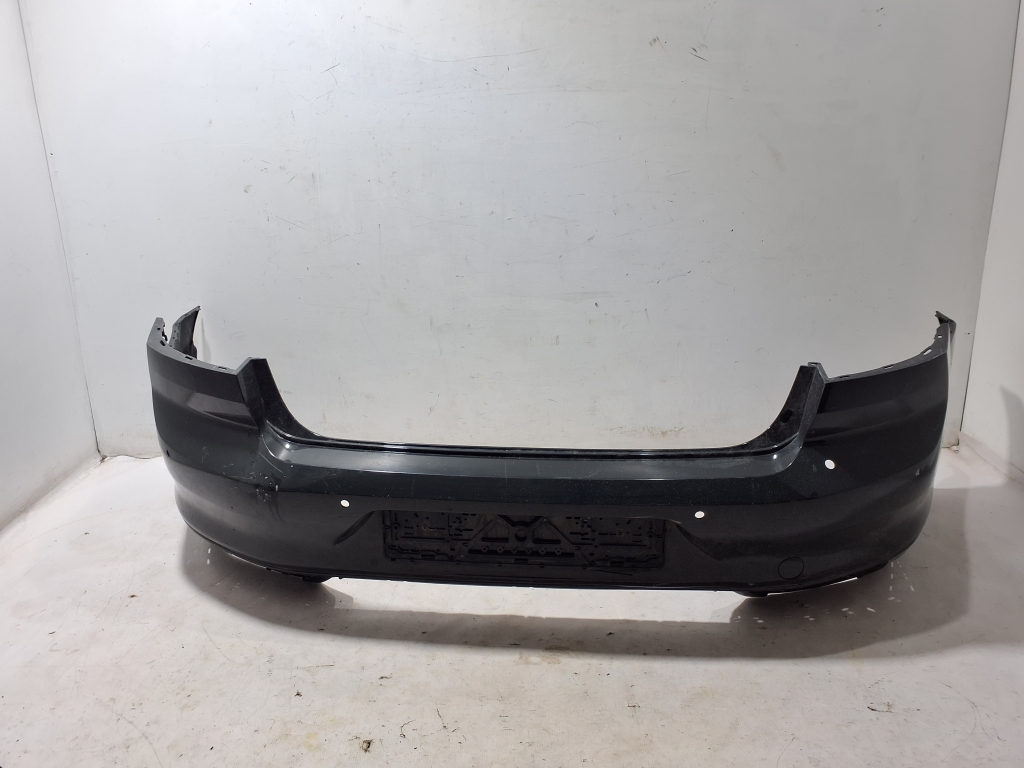 Volkswagen Passat B8 (2014–2023) Aizmugurējais bamperis 3G5807421A Volkswagen Passat B8 (2014–2023) Aizmugurējais bamperis 3G5807421A