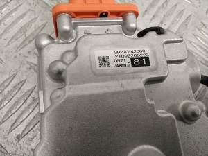 TOYOTA RAV 4 A5 (2019–2026) Inverter G927042060 - 2