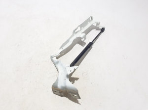 VOLVO XC90 (2015–2024) Hood hinge 31352878 - 2
