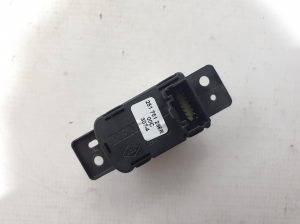RENAULT 5- I (2024–2026) Parking brake switch 251751298R - 2