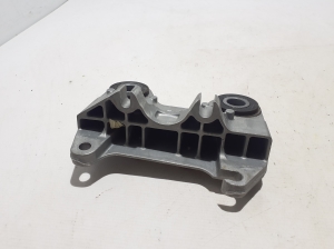 RENAULT 5- I (2024–2026) Engine bracket 112123727R - 4