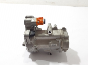   A/C compressor  - 926006520R 