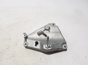   A/C compressor bracket  - 926140410R 
