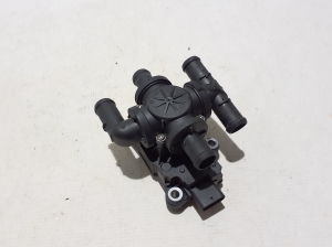 AUDI e-tron SUV (2018–2026) Auxiliary water pump 4KE963375R - 3