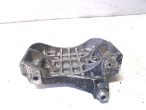 Volkswagen Touareg I (2002–2010) Lichtmaschinenhalter 059903143P - 2