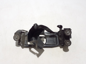 AUDI e-tron SUV (2018–2026) A/C compressor bracket 4KE820195 - 2