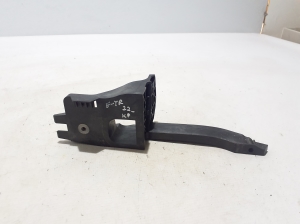 AUDI e-tron SUV (2018–2026) Front bumper bracket 4KE807135 - 3