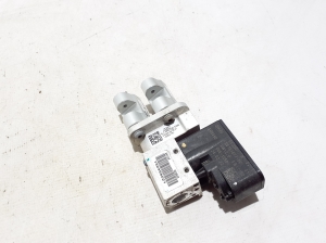   Air conditioner hose valve  - 4M0816682E 