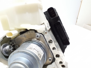 AUDI e-tron SUV (2018–2026) ABS bloks 4KE614100AG - 3