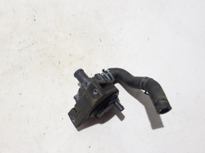 AUDI e-tron SUV (2018–2026) Auxiliary water pump 4KE121601 - 3