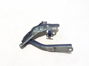 AUDI e-tron SUV (2018–2026) Hood hinge 4KE823301 - 2