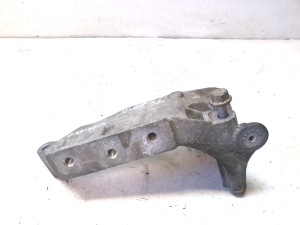 Volkswagen Transporter T5 (2003–2015) Mootori kinnitus 03L199207B - 4