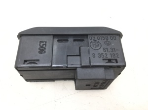 BMW 5 SERIES E39 (1995–2004) Sonstiger Schalter 8352182 - 2