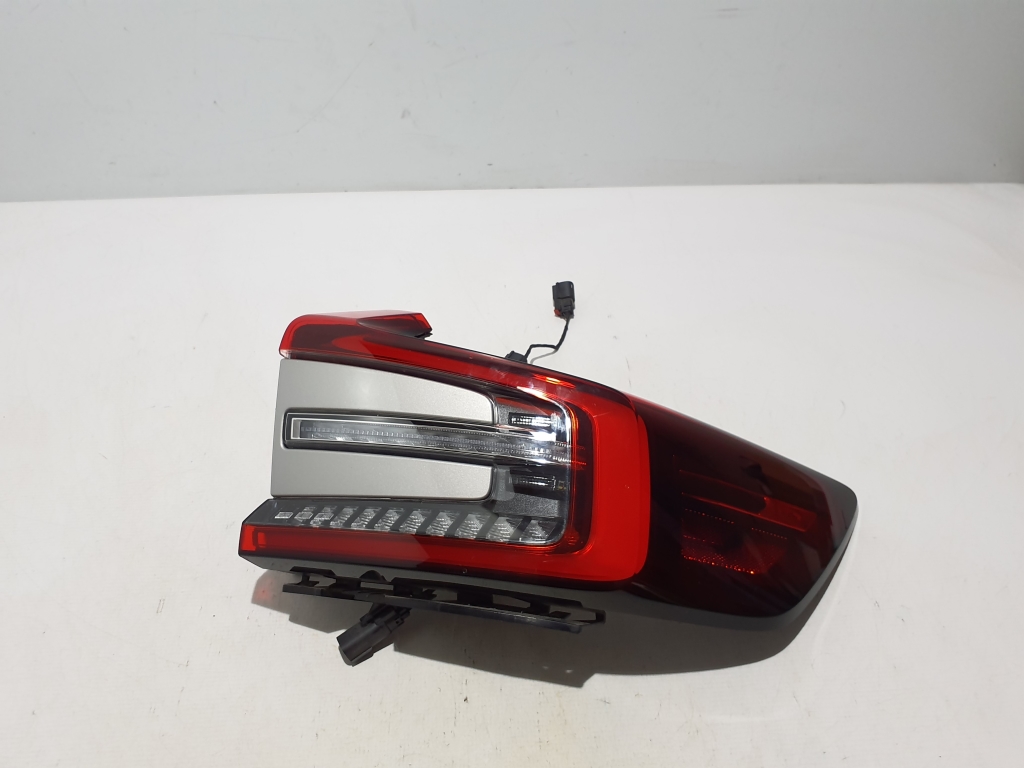 VOLVO C 40 I (2022–2026) Eckleuchte hinten 32365667 VOLVO C 40 I (2022–2026) Eckleuchte hinten 32365667