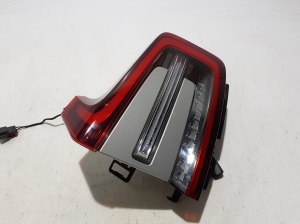 VOLVO C 40 I (2022–2026) Eckleuchte hinten 32365667 - 4
