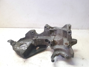 Volkswagen Transporter T5 (2003–2015) Lichtmaschinenhalter 03L903143J - 6