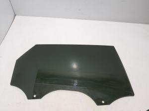   Rear side door glass  - 4KE845206A 
