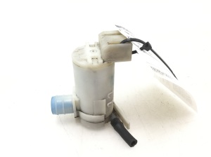 Front windshield washer pump - 2224624