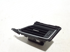 AUDI e-tron SUV (2018–2026) Interior ventilation grilles 4KL820901C - 5