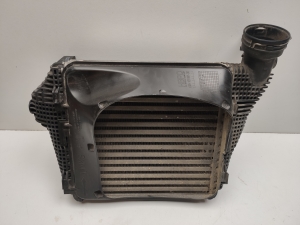 Porsche Macan (2014–2026) Vahejahuti radiaator 95B145803A - 2