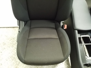 Mazda 3 IV (2019–2026) Salons un tā detaļas - 10