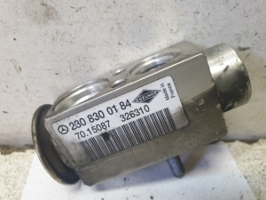 Mercedes Benz Sprinter /906/ (2006–2018) Klimaschlauch Ventil 2308300184 - 3