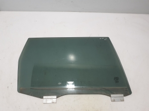   Rear side door glass  - 30674852 