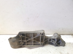 Volkswagen Caddy III (2004–2015) Lichtmaschinenhalter 045903143F - 3