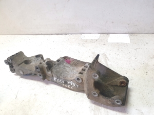 Volkswagen Caddy III (2004–2015) Lichtmaschinenhalter 045903143F - 4