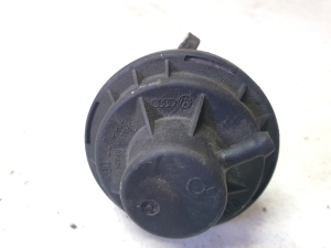 Volkswagen Caddy III (2004–2015) Vanne EGR 038131501BC - 5