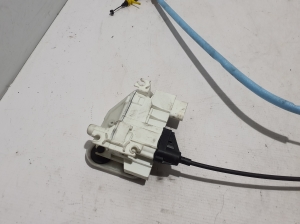 BMW X 7 G07 (2018–2026) Rear side door lock 7477705 - 3