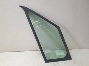 Front door quarter glass - 43R001025