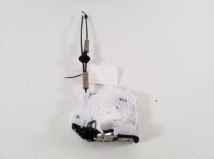 Mazda 3 IV (2019–2026) Rear side door lock BCJH73310D - 2
