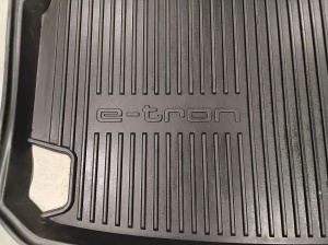 AUDI e-tron SUV (2018–2026) Trunk carpet 4KE061180 - 2
