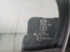 Mazda 3 IV (2019–2026) Tagumise külgukse kolmnurkklaas BCJH72661 - 2
