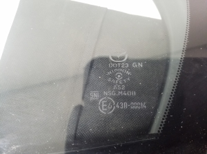 Mazda 3 IV (2019–2026) Tagumise külgukse kolmnurkklaas BCJH73661 - 3
