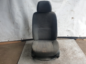 Mercedes Benz Sprinter /906/ (2006–2018) Vordersitz und seine Teile - 2