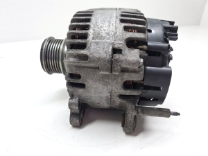 Volkswagen Tiguan (2007–2016) Alternator 06F903023C - 2