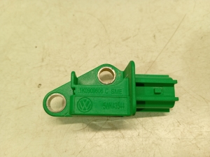 AUDI A4 B8 (2007–2016) Airbag sensor 1K0909606C - 2