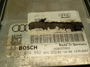 AUDI A4 B8 (2007–2016) Motorsteuergerät 0281014882 - 3