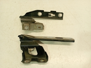 Hood hinge - 8K0823302B