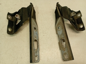 AUDI A4 B8 (2007–2016) Hood hinge 8K0823302B - 5