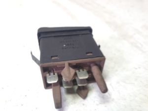 AUDI V8 (1988–1994) Istmesoojenduse lüliti 893963563 - 4