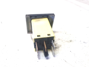Opel Omega B (1994–2003) Heated seat switch 09147901 - 2