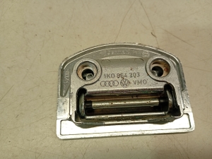 AUDI A4 B8 (2007–2016) Pakiruumi sisemuse muu osa 1K0864203 - 4