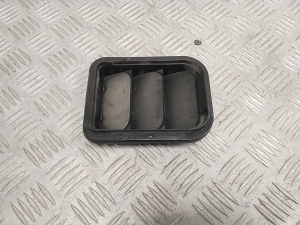   Rear fender vent grille  - 10596031 