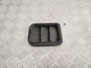   Rear fender vent grille  - 10596031 