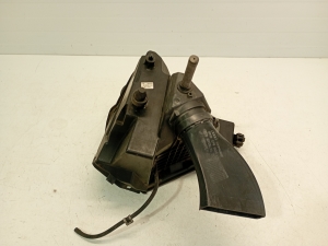 AUDI A4 B8 (2007–2016) Õhufiltri korpus ja selle osad 8K0133835B - 4