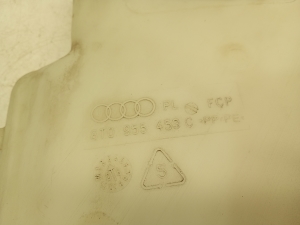 AUDI A4 B8 (2007–2016) Front washer fluid reservoir 8T0955453C - 3